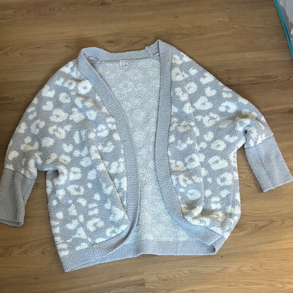 Mud Pie Light Gray and White Leopard Print Open Cardigan